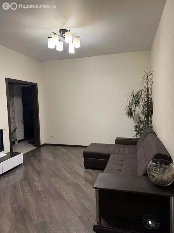 3-комнатная квартира: Екатеринбург, Черниговский переулок, 3 (77 м) - Фото 1