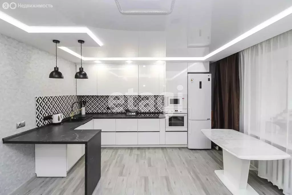 2-комнатная квартира: Тюмень, Солнечный проезд, 8к2 (69.3 м) - Фото 2