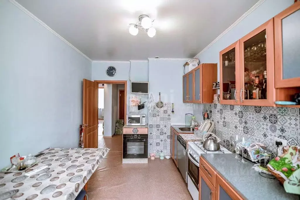 3-к кв. Сахалинская область, Южно-Сахалинск Байкальская ул., 14 (63.0 ... - Фото 1