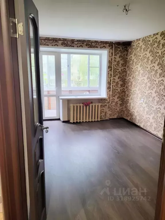 2-к кв. Новгородская область, Старая Русса ул. Александровская, 47 ... - Фото 0