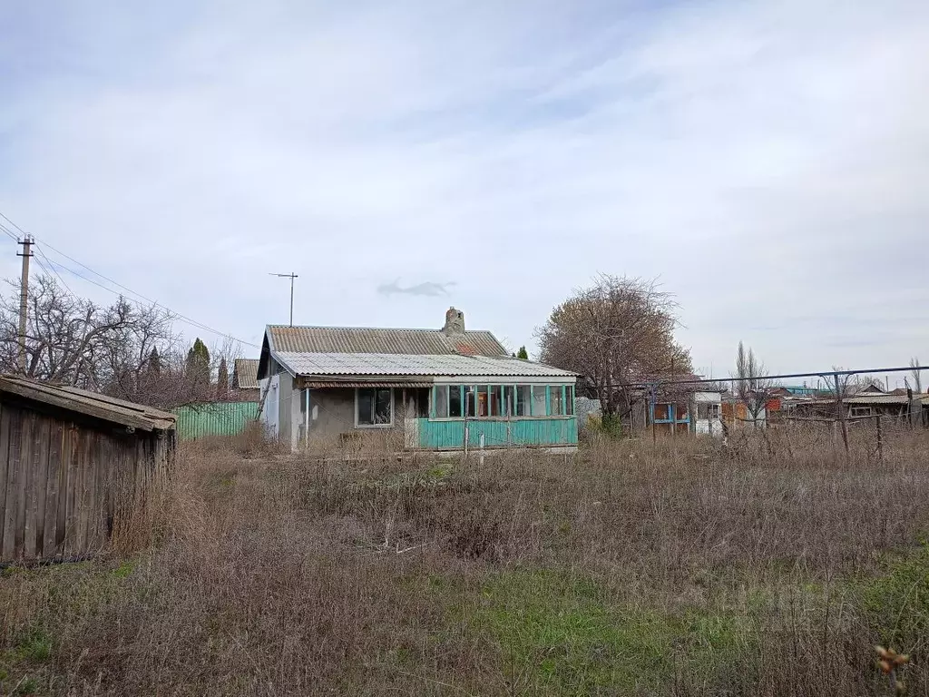 Дом в Саратовская область, Энгельсский район, Безымянское ... - Фото 1