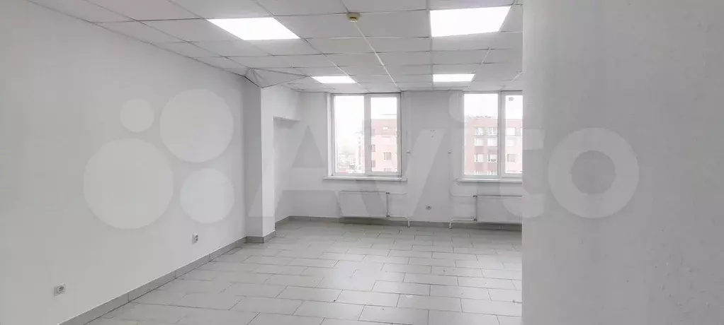 Продам офис возле метро, правый берег, 45 м - Фото 1