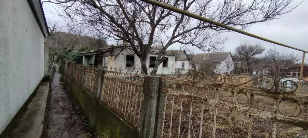 Дом в Крым, Симферопольский район, с. Мирное ул. Крутая (42 м) - Фото 1