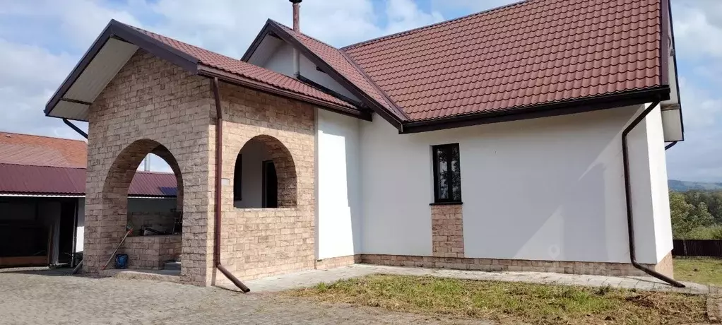 Дом в Алтай, Майминский район, с. Подгорное ул. Луговая (251 м) - Фото 0