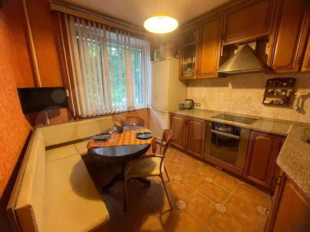 2-к. квартира, 54 м, 1/14 эт. - Фото 0
