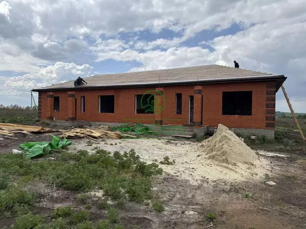 Дом в Белгородская область, Строитель Яковлевский городской округ, ул. ... - Фото 0