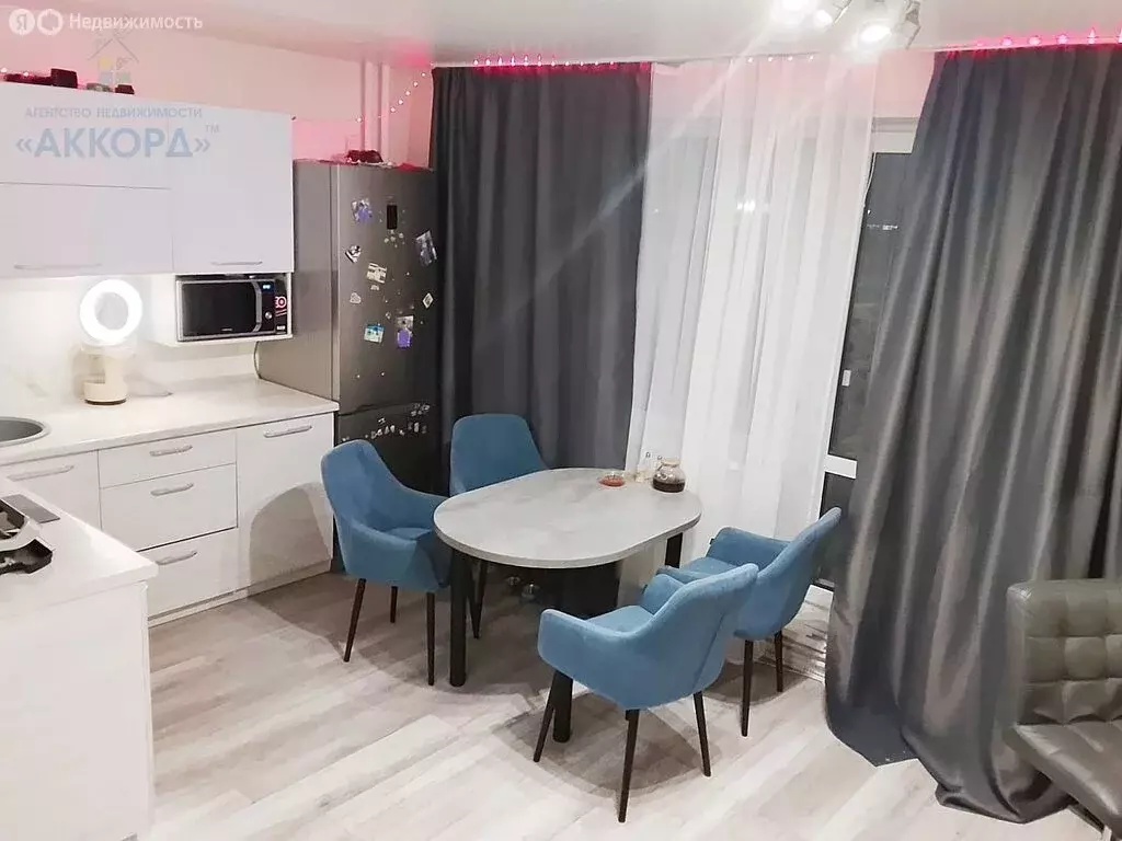 3-комнатная квартира: Барнаул, улица Сергея Ускова, 42 (59 м) - Фото 2