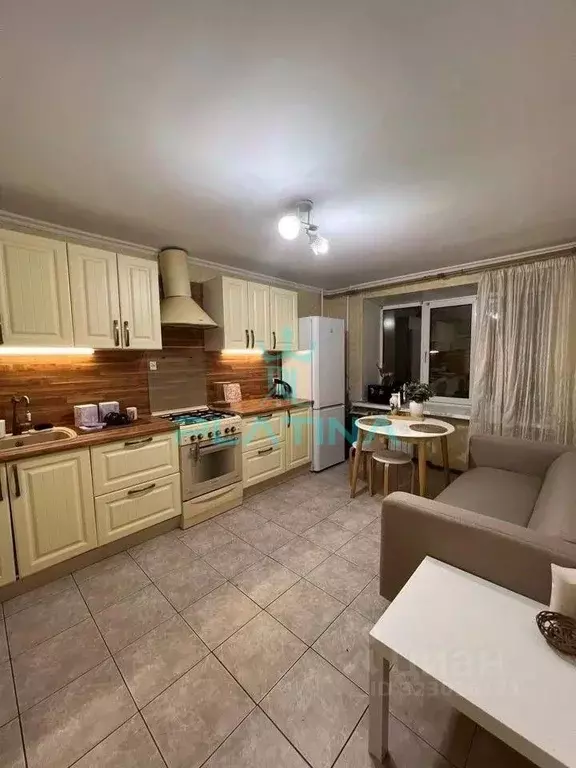 2-к кв. Татарстан, Казань ул. Оренбургский Тракт, 2 (56.0 м) - Фото 1