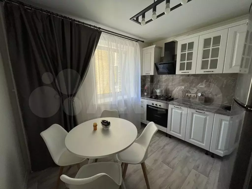 2-к. квартира, 60 м, 3/6 эт. - Фото 0