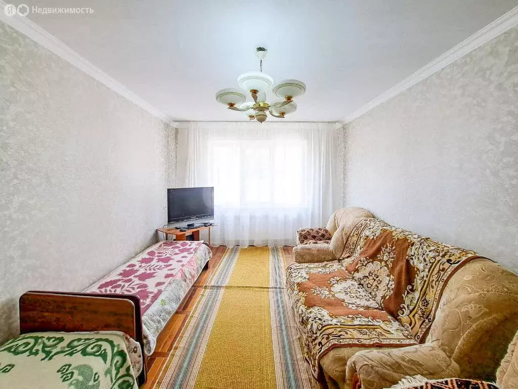 3-комнатная квартира: Тырныауз, улица Мусукаева, 6 (71 м) - Фото 0
