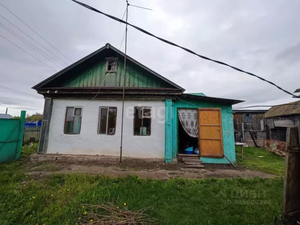 Дом в Башкортостан, Альшеевский район, с. Раевский ул. Селькора (57 м) - Фото 0