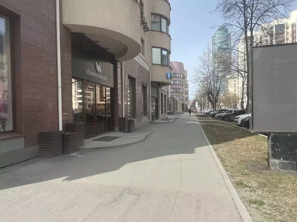 Гараж в Свердловская область, Екатеринбург ул. Белинского, 32 (77 м) - Фото 0