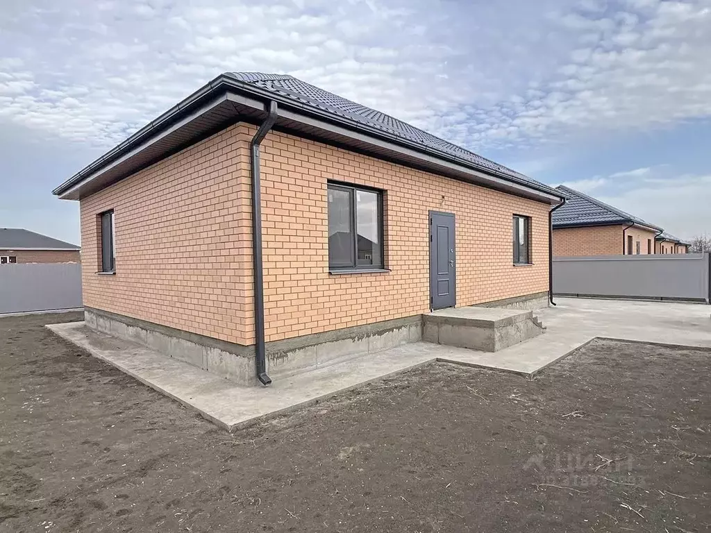 Дом в Краснодарский край, Славянск-на-Кубани Кубанская ул. (100 м) - Фото 0