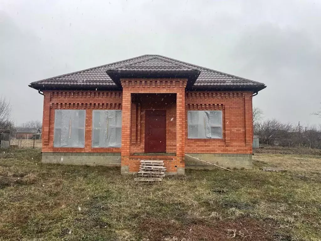 Дом в Краснодарский край, Новокубанский район, Прочноокопская ст-ца ... - Фото 0