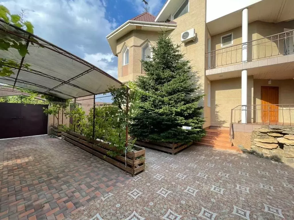 Дом в Крым, Евпатория ул. Кирова, 16 (200 м) - Фото 1
