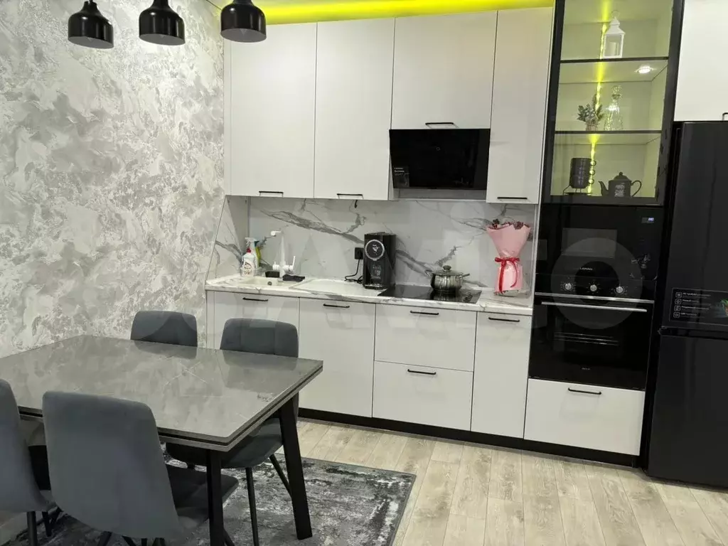 2-к. квартира, 60 м, 13/17 эт. - Фото 0