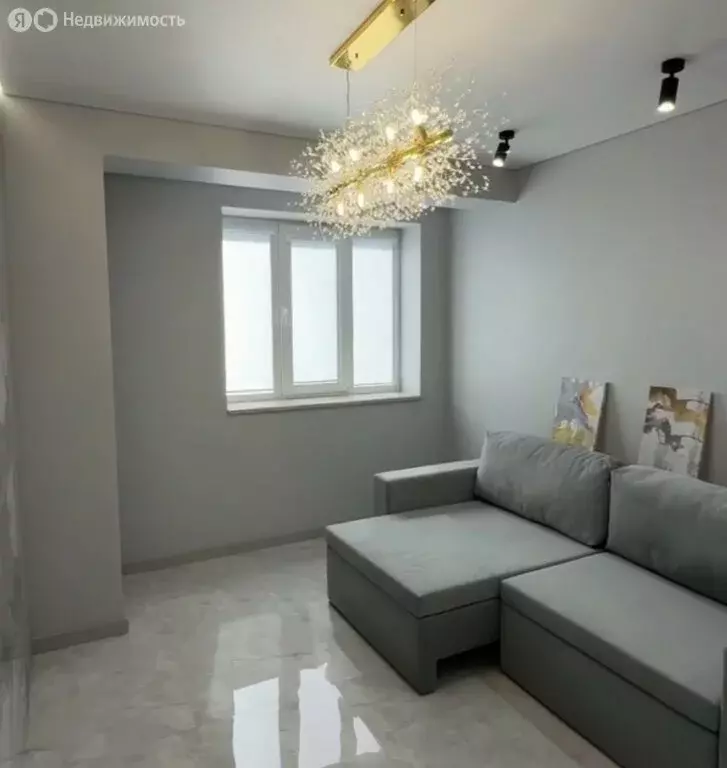 3-комнатная квартира: Владикавказ, Курская улица, 1 (63 м) - Фото 1