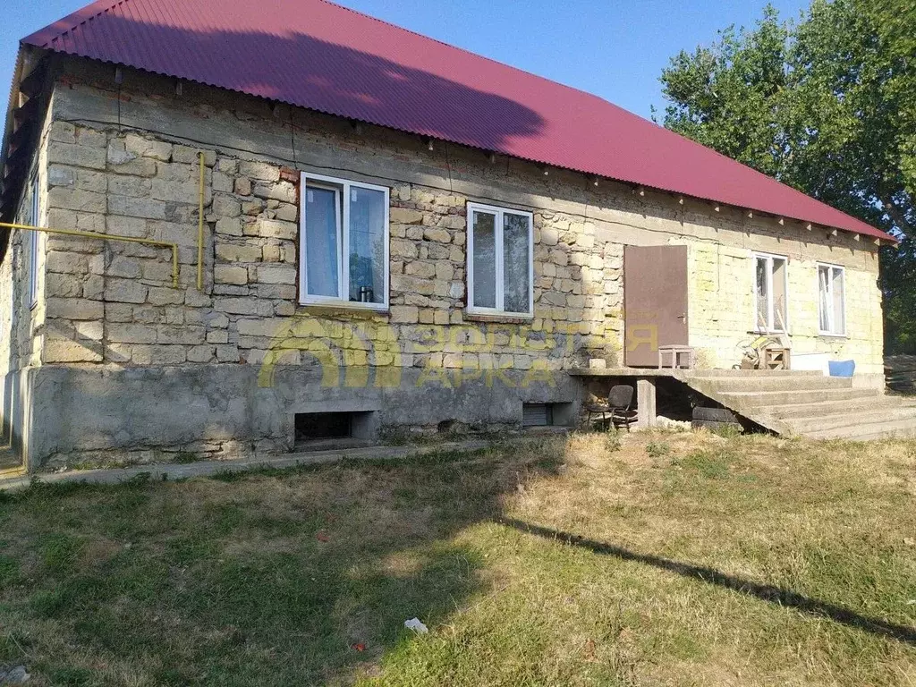 Дом в Краснодарский край, Крымский район, Молдаванское с/пос, пос. ... - Фото 1