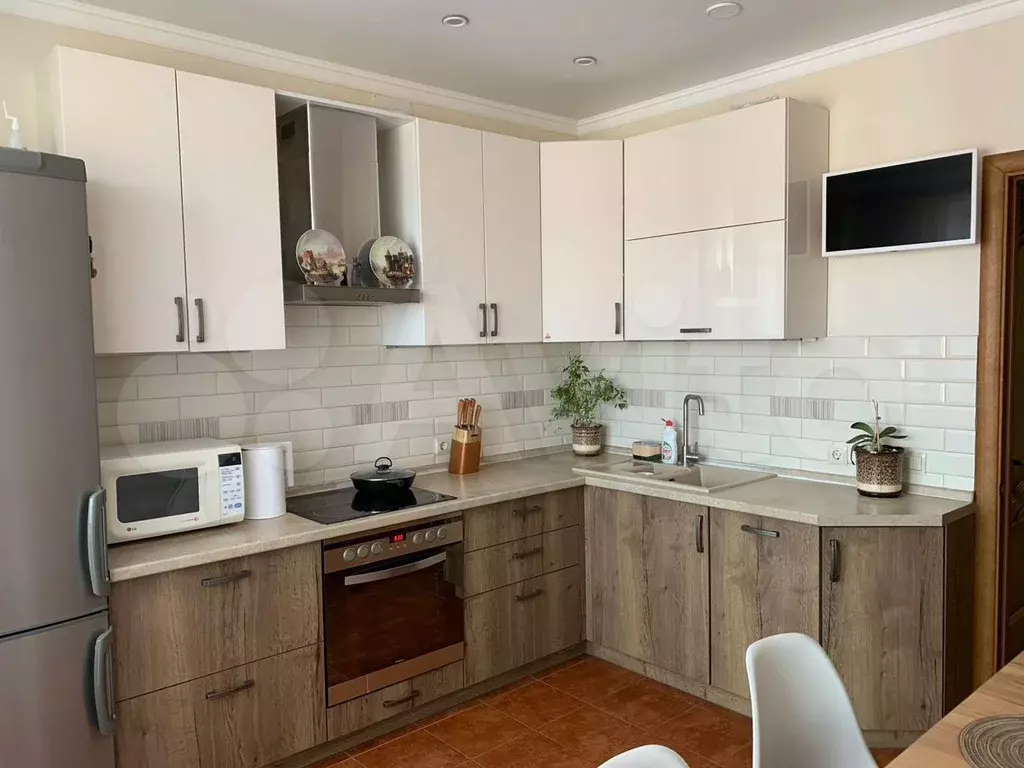 3-к. квартира, 95 м, 9/9 эт. - Фото 0