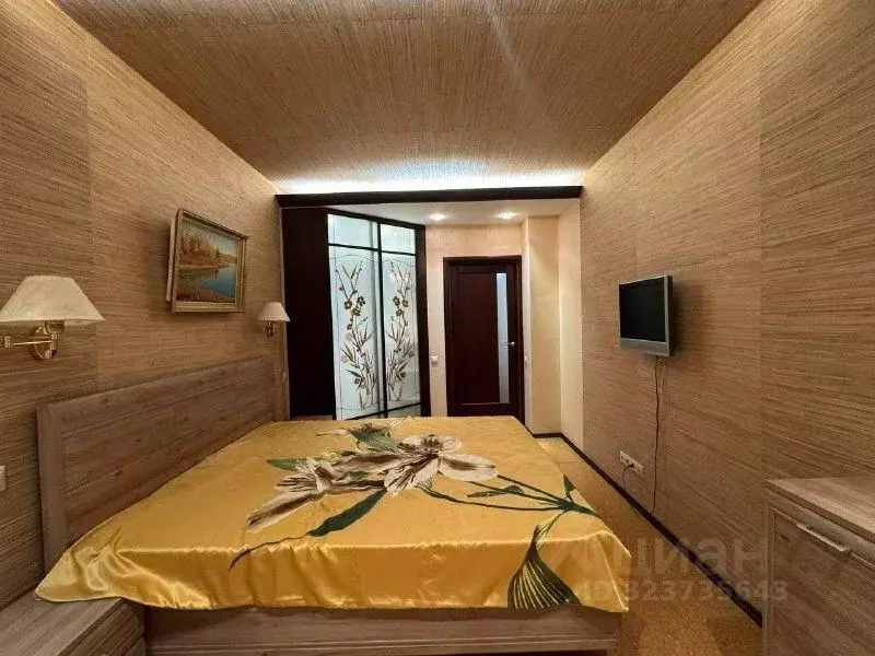 3-к кв. Свердловская область, Екатеринбург ул. Энгельса, 15 (100.0 м) - Фото 2