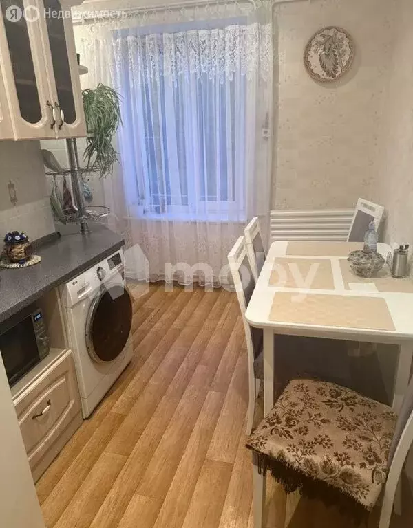 3-комнатная квартира: город Светлый, улица Калинина, 5 (62 м) - Фото 1