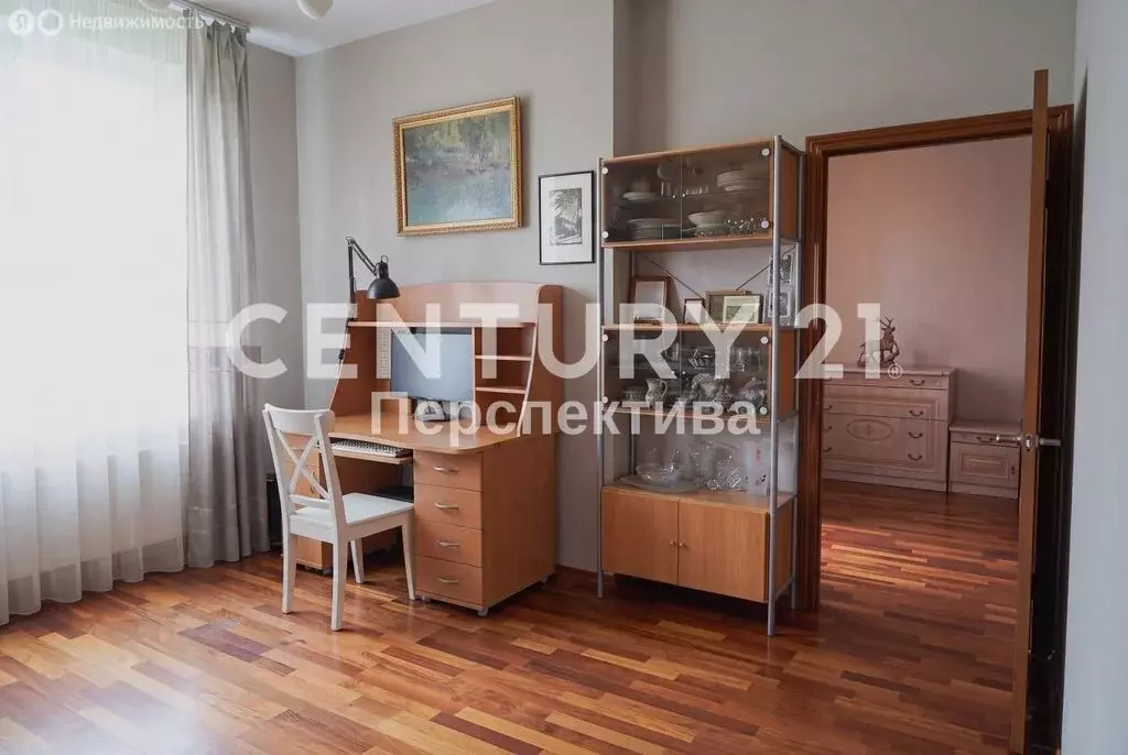 3-комнатная квартира: посёлок городского типа Ильинский, улица ... - Фото 1