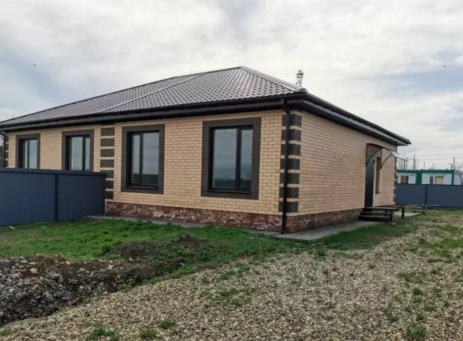 Дом в Краснодарский край, Ейское городское поселение, пос. Широчанка ... - Фото 1