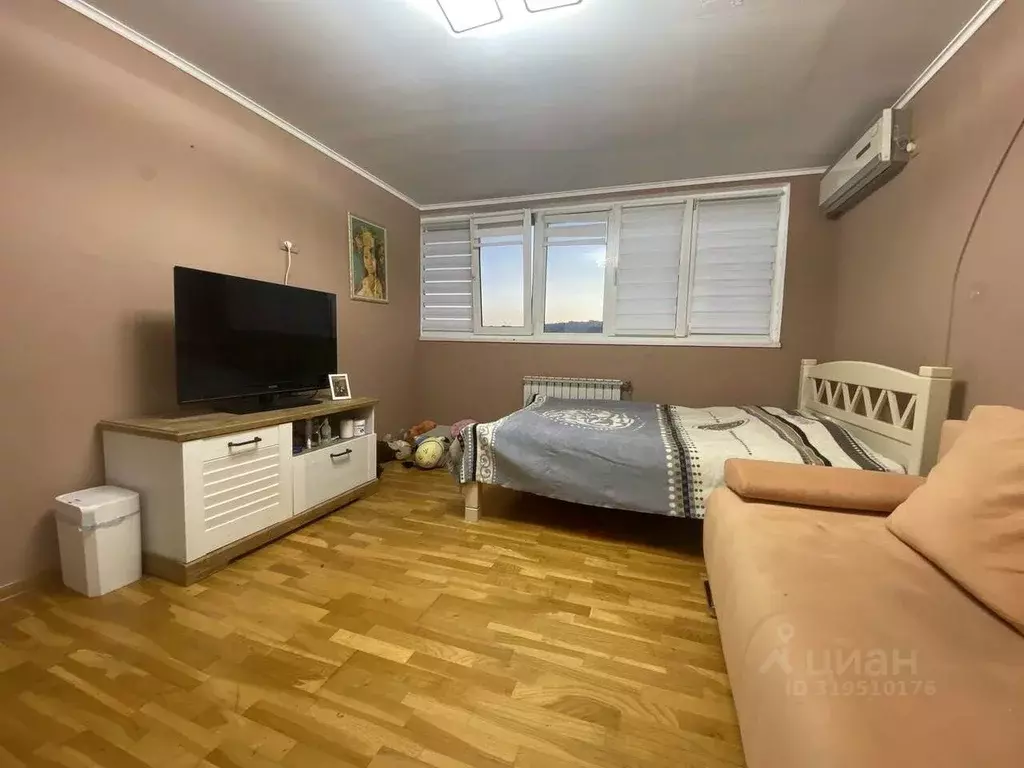 2-к кв. Севастополь ул. Бориса Михайлова, 1 (63.0 м) - Фото 0