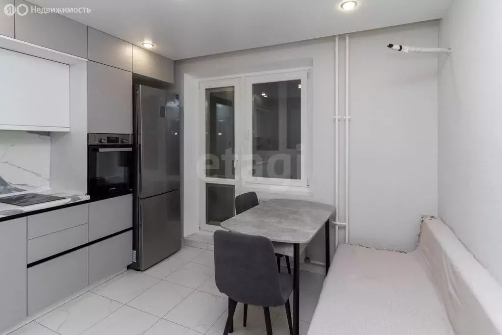 1-комнатная квартира: Тюмень, улица Монтажников, 42А (37.5 м) - Фото 1