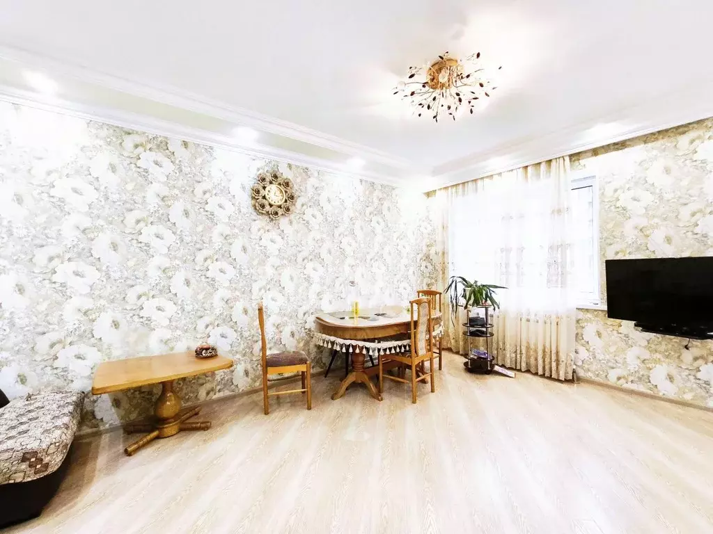 2-к кв. Калужская область, Обнинск ул. Курчатова, 27/1 (70.0 м) - Фото 1