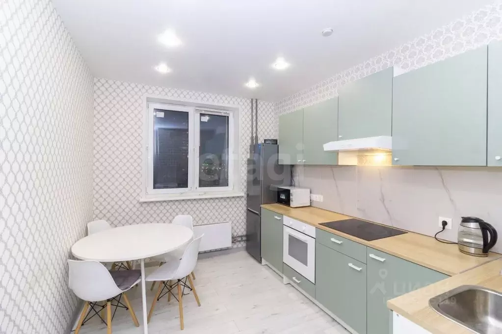 1-к кв. Тюменская область, Тюмень ул. Фармана Салманова, 6 (36.0 м) - Фото 1