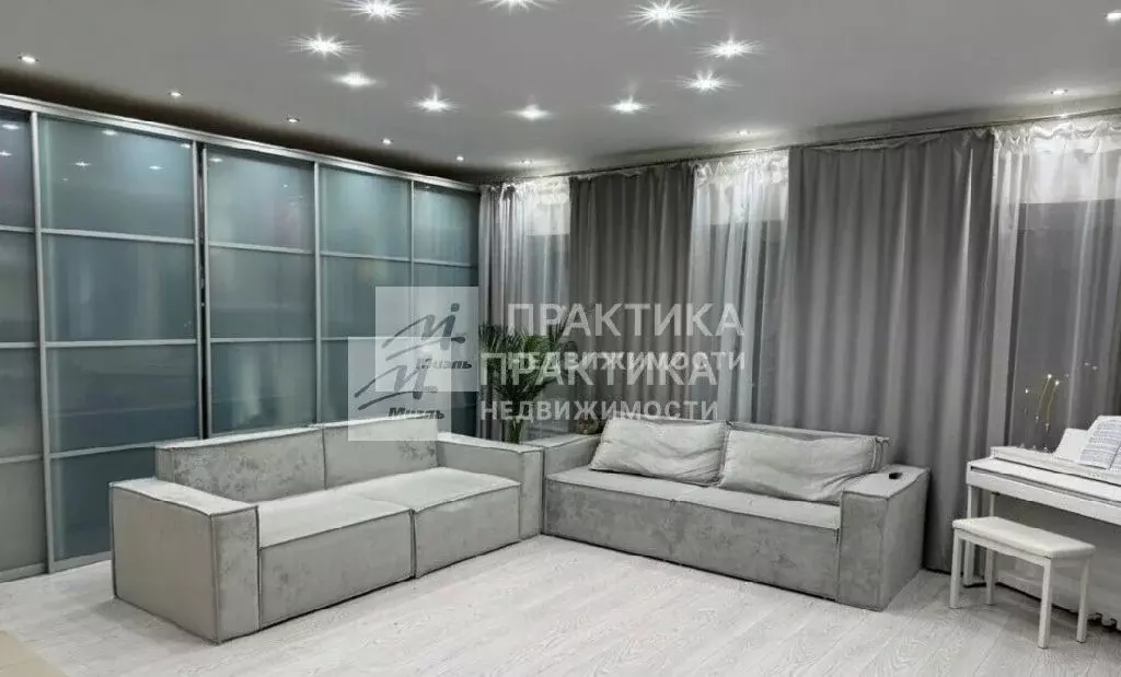 Продается 4-комнатная квартира - Фото 1