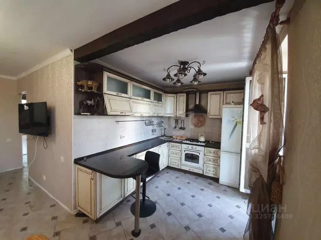 2-к кв. Крым, Евпатория ул. Интернациональная, 51А (66.2 м) - Фото 1