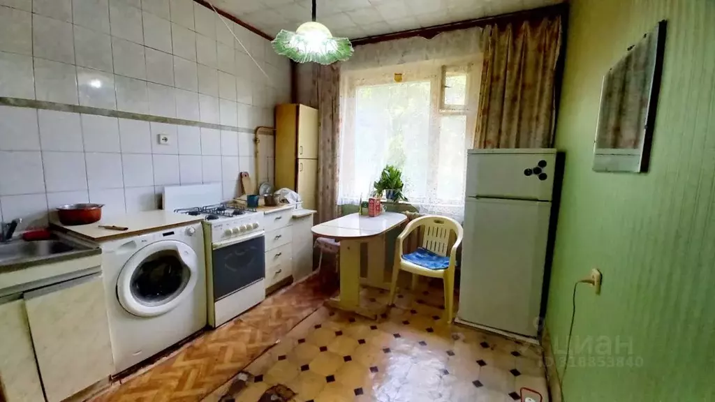 3-к кв. Ростовская область, Каменск-Шахтинский просп. Карла Маркса ... - Фото 0