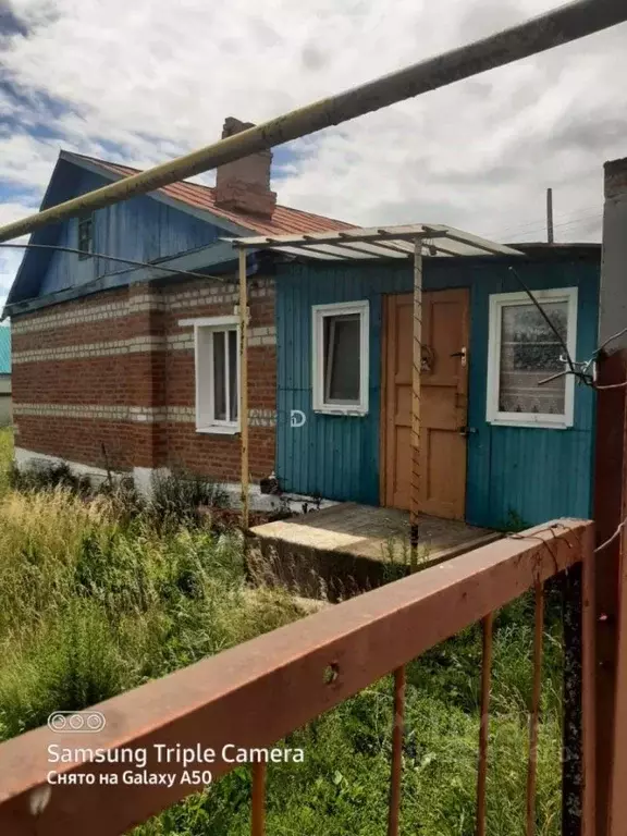 Дом в Саратовская область, Лысогорское муниципальное образование, ... - Фото 1