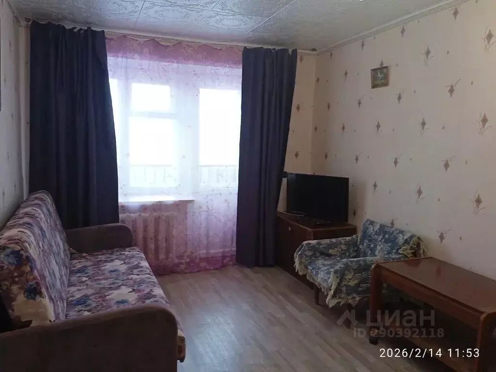 2-к кв. Кировская область, Кирово-Чепецк Первомайская ул., 14 (42.0 м) - Фото 1