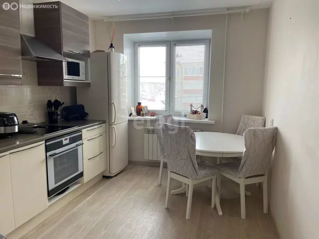 3-комнатная квартира: Заводоуковск, Совхозная улица, 149 (66.3 м) - Фото 1