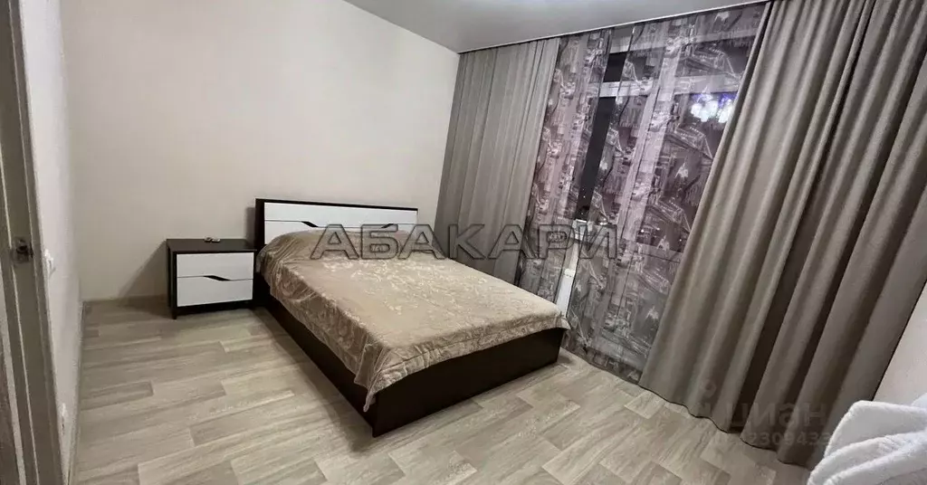 2-к кв. Красноярский край, Красноярск ул. Авиаторов, 47 (70.0 м) - Фото 2