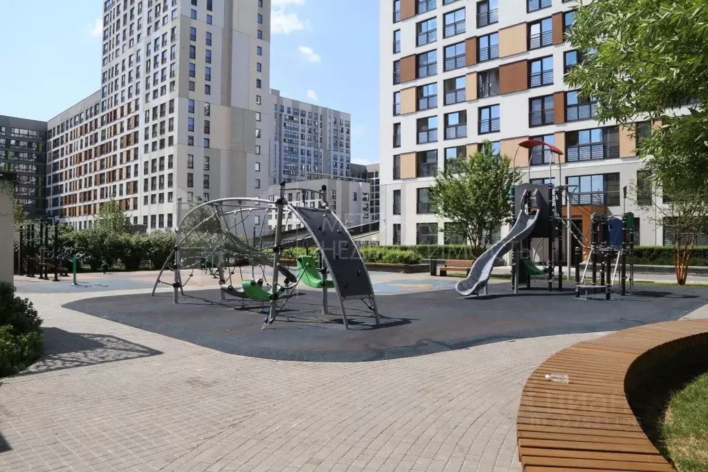 2-к кв. Тюменская область, Тюмень ул. 50 лет Октября, 57Ак1 (55.1 м) - Фото 1