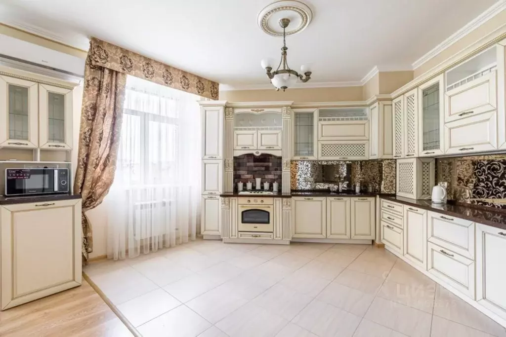 4-к кв. Татарстан, Казань ул. Ульянова-Ленина, 47 (160.0 м) - Фото 0