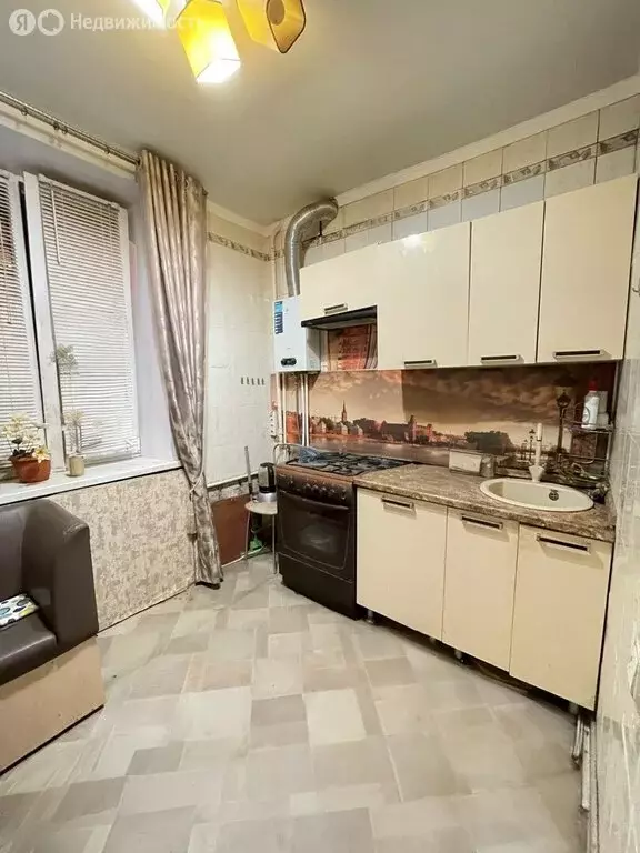 3-комнатная квартира: Астрахань, микрорайон Завод имени 30-летия ... - Фото 1