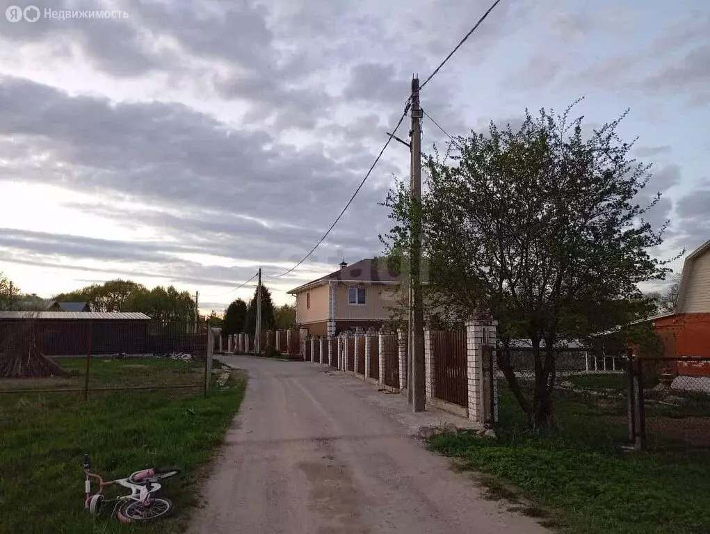 Участок в деревня Сухининки, Прилесная улица (8 м) - Фото 0