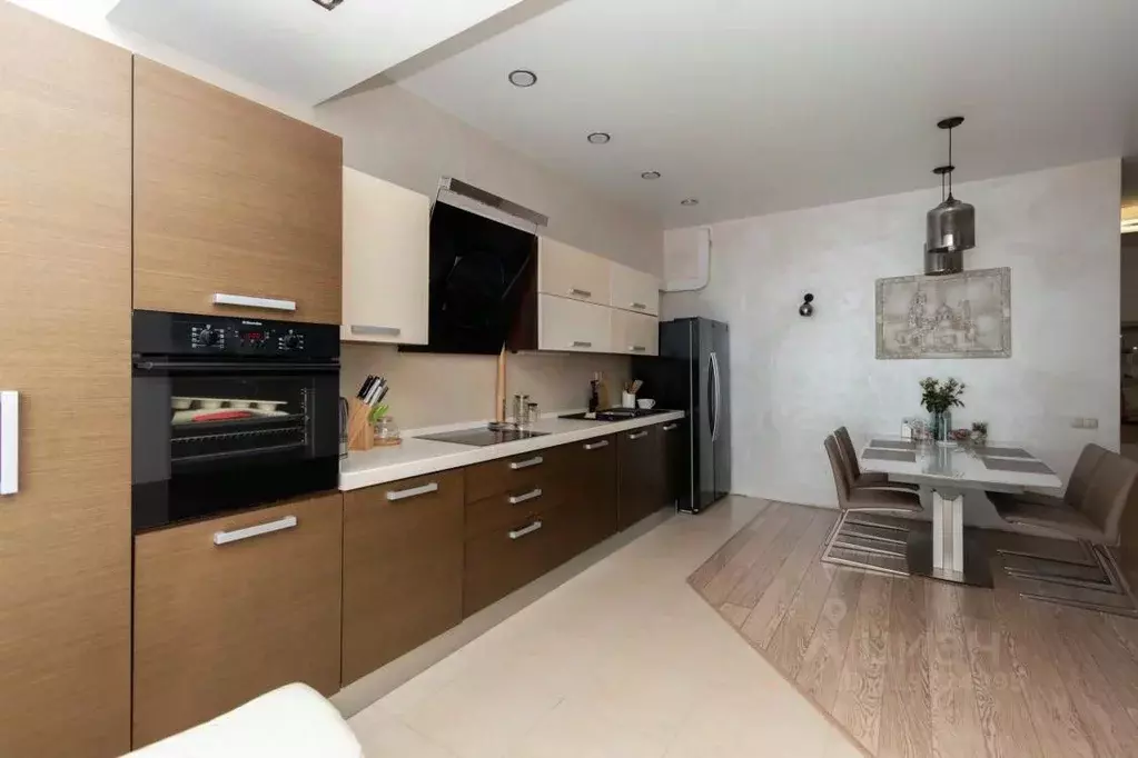3-к кв. Иркутская область, Иркутск бул. Гагарина, 68Г (115.0 м) - Фото 0