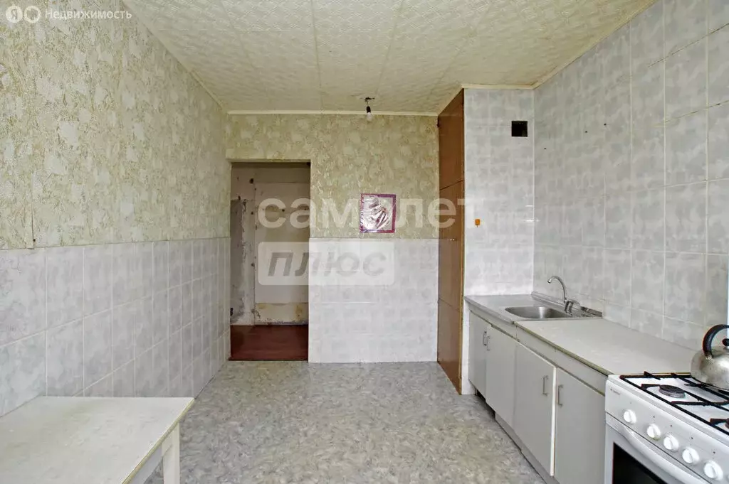 3-комнатная квартира: Омск, микрорайон Солнечный, улица Комкова, 4 ... - Фото 1