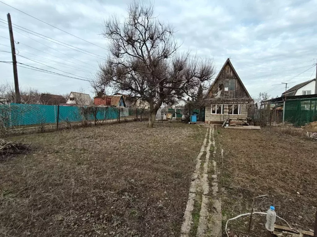 Дом в Саратовская область, Энгельсский район, Красноярское ... - Фото 1