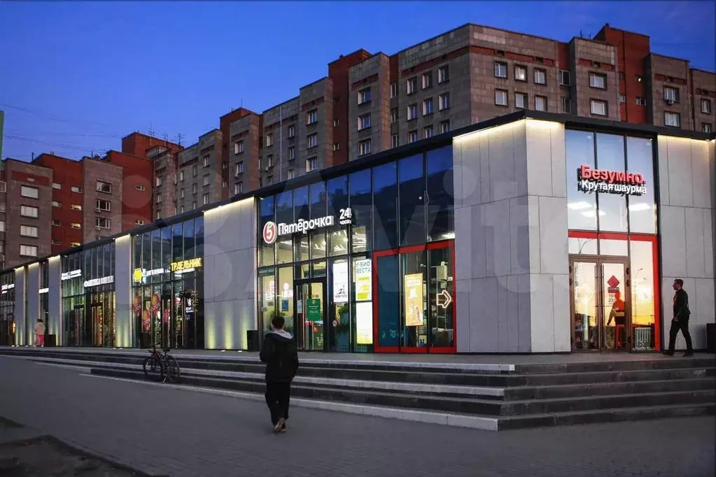 Торговая площадь на входе в  Пятерочку , 14 м - Фото 1