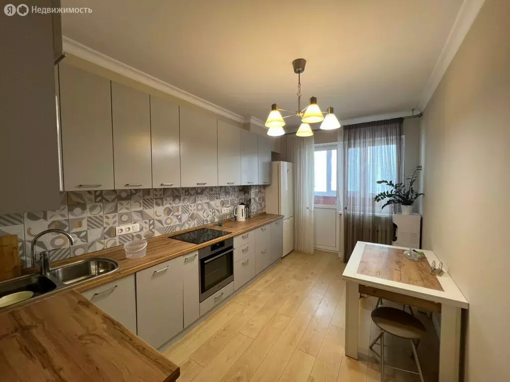 3-комнатная квартира: Ростов-на-Дону, проспект Ленина, 105Г (79 м) - Фото 0