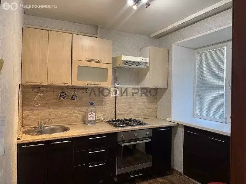 3-комнатная квартира: Уфа, улица Комарова, 38А (54.4 м) - Фото 1