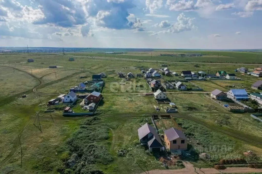 Участок в Оренбургская область, Сакмарский район, с. Татарская Каргала ... - Фото 1