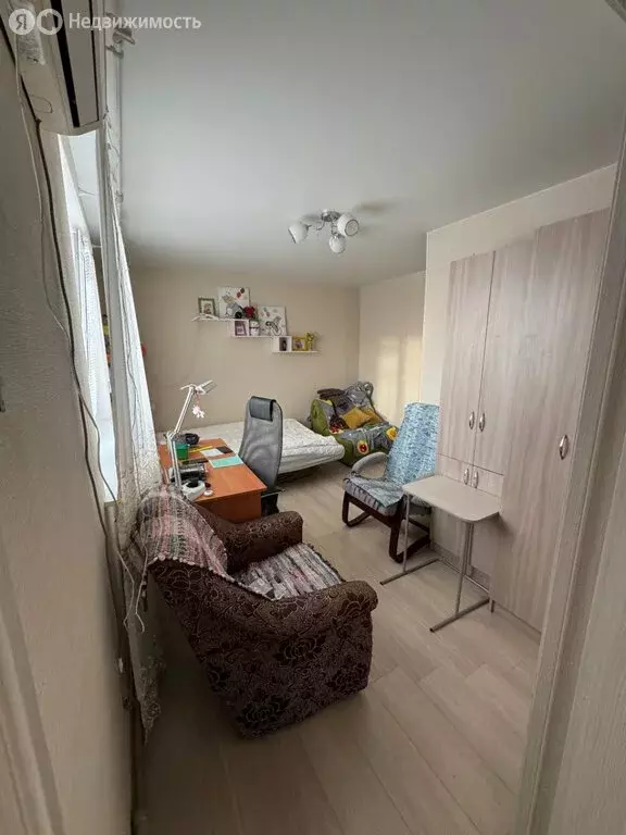 4-комнатная квартира: Евпатория, улица Конституции, 3 (83.4 м) - Фото 1